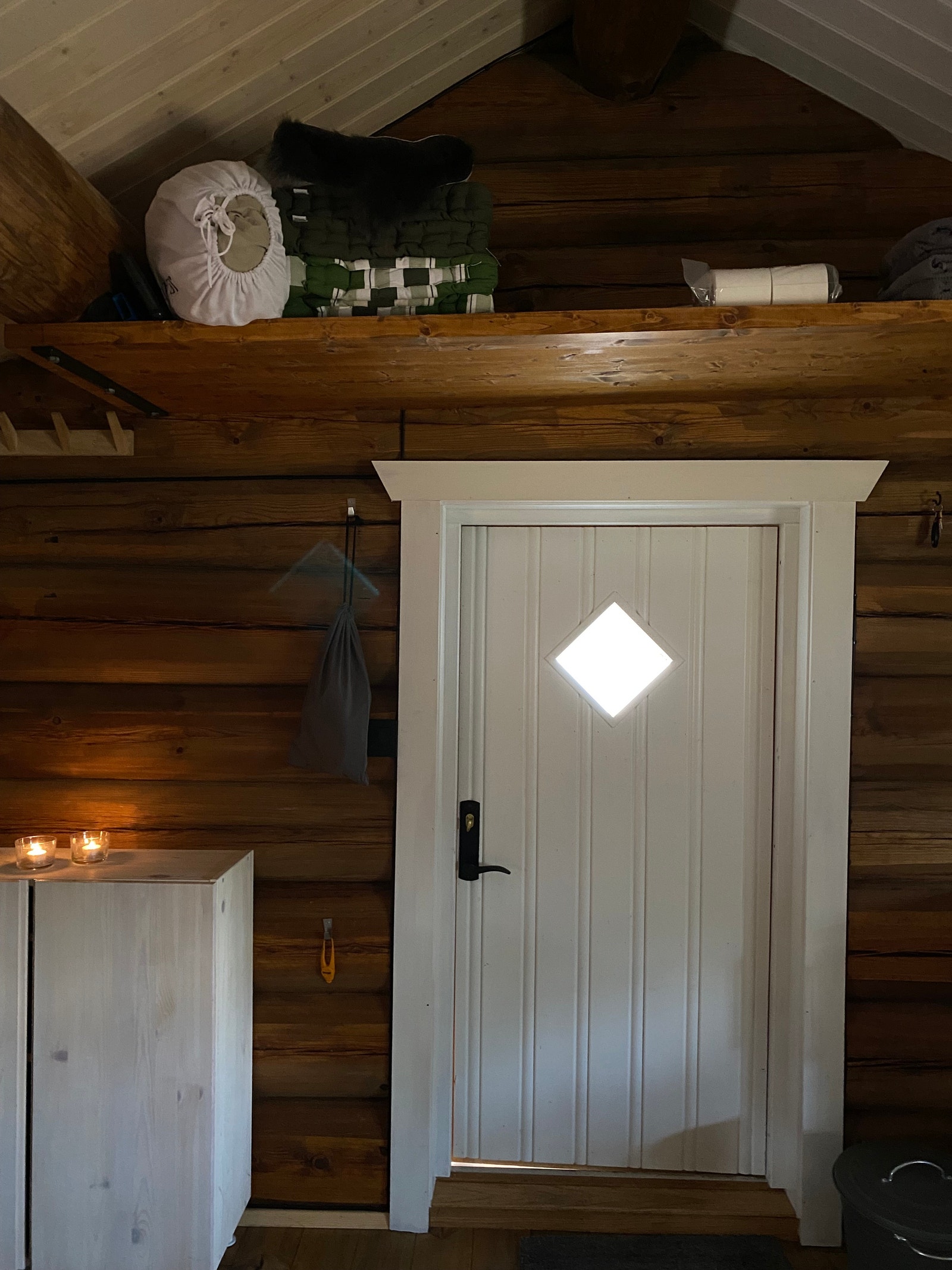 Godt med lagringsplass over ytterdør Galleribilde