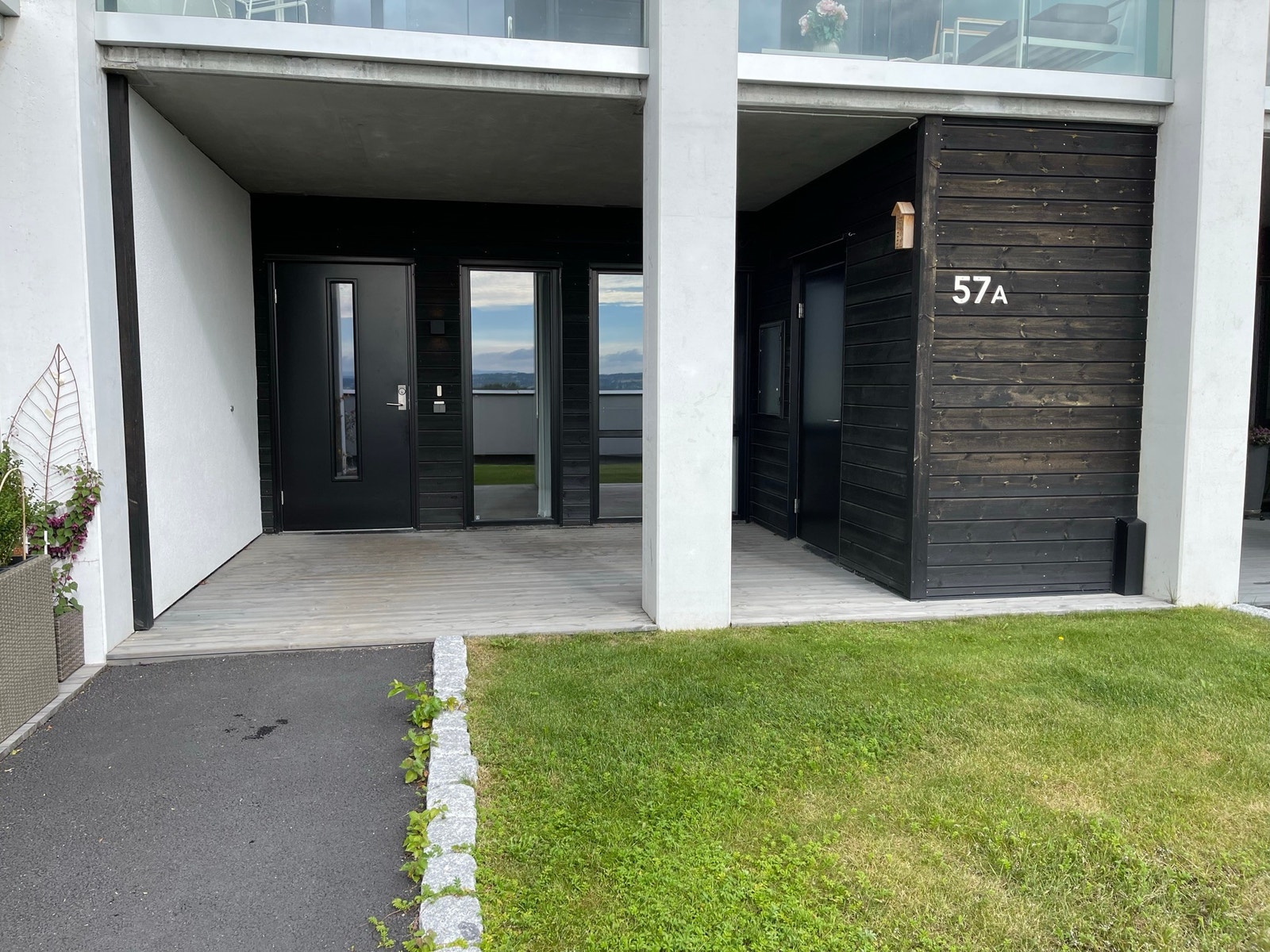 Inngang og markterrasse Galleribilde