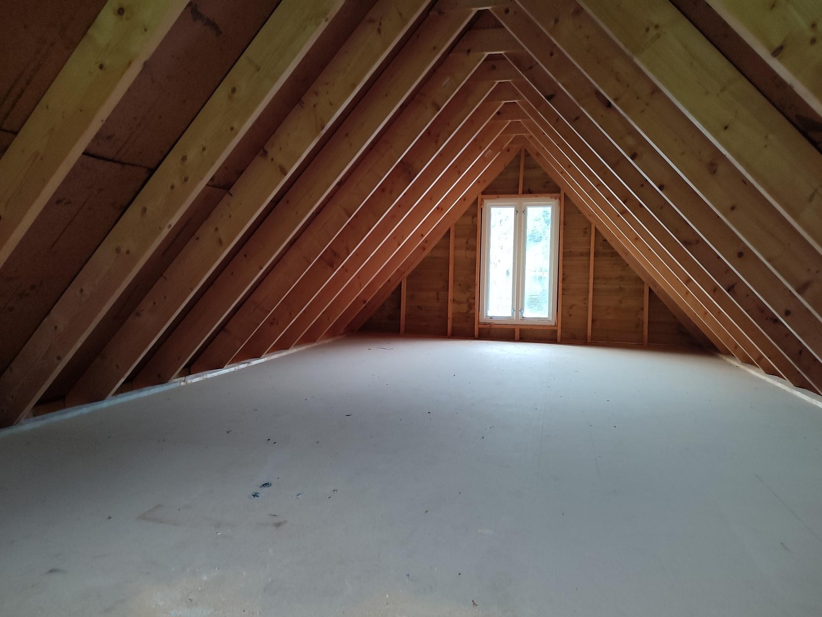 Loft sett fra parkeringsplass enden Galleribilde