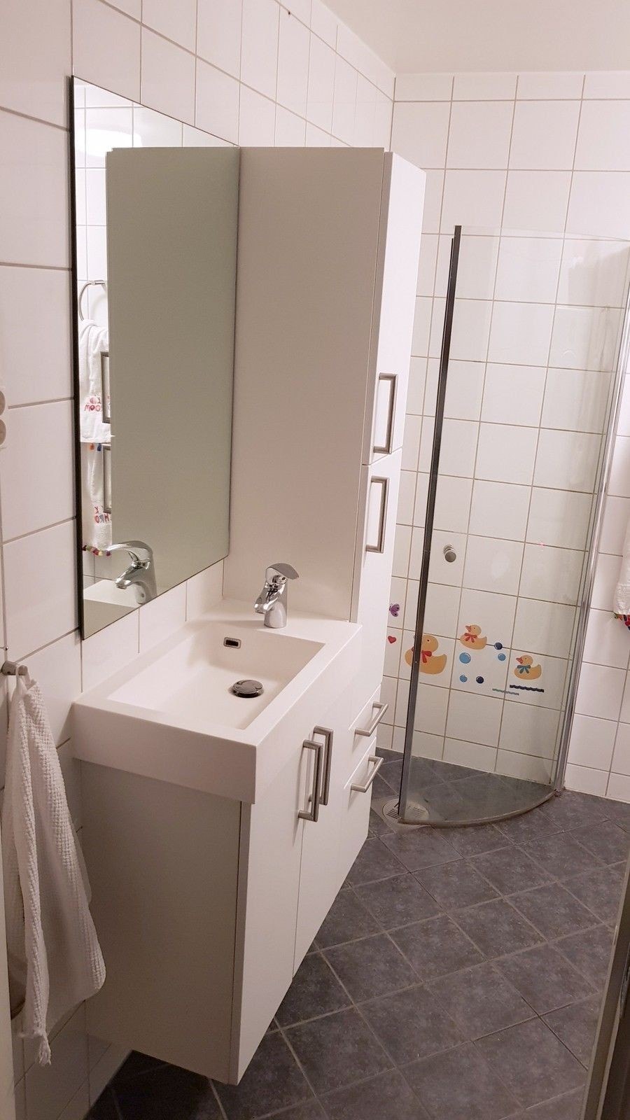 Bad med dusjhjørne Galleribilde