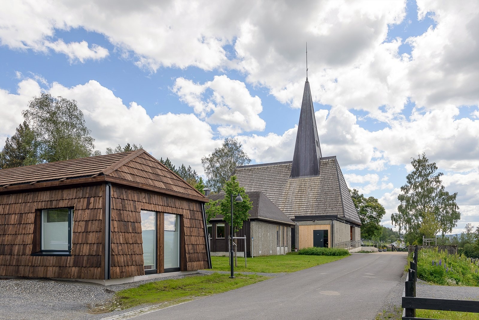 Søre Ål kirke like i nærheten Galleribilde