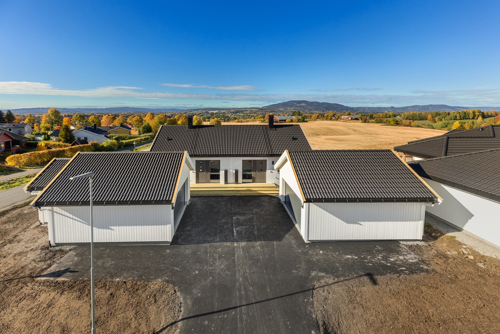 Innkjørsel, Trollåsen 4 til høyre Galleribilde