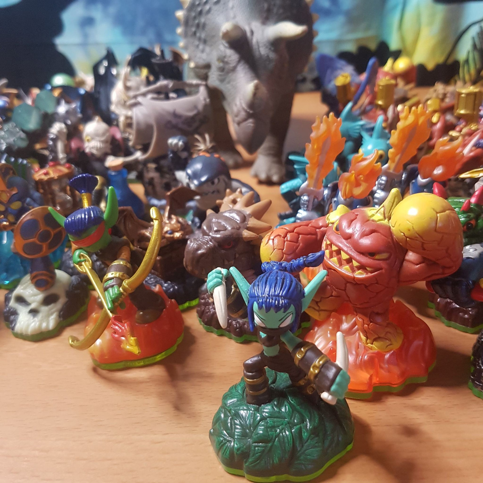 X42 Skylanders Activision cheapest Figures Spyro's Adventure Figure Lot (42 figures)