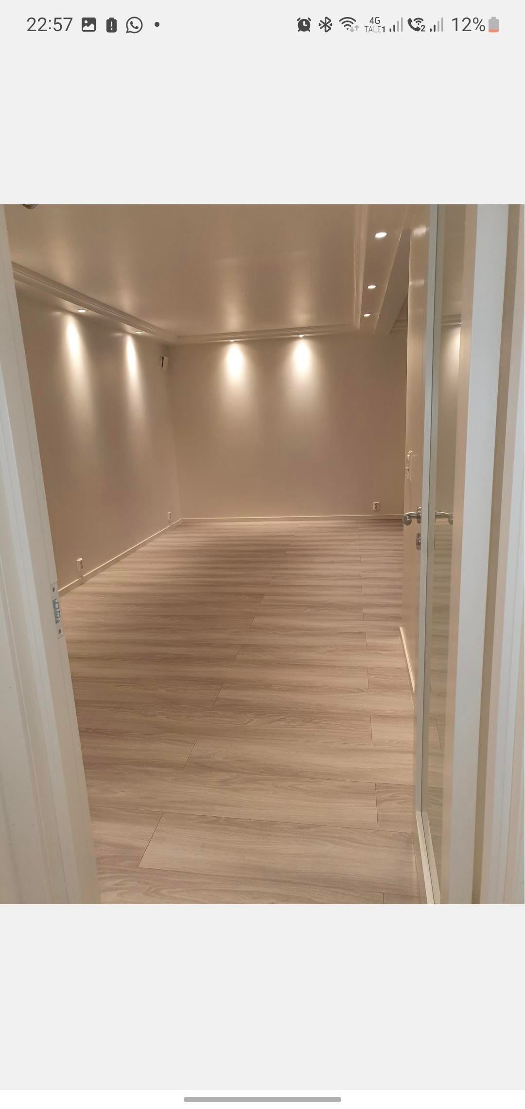 Spisestue umøblert, Galleribilde