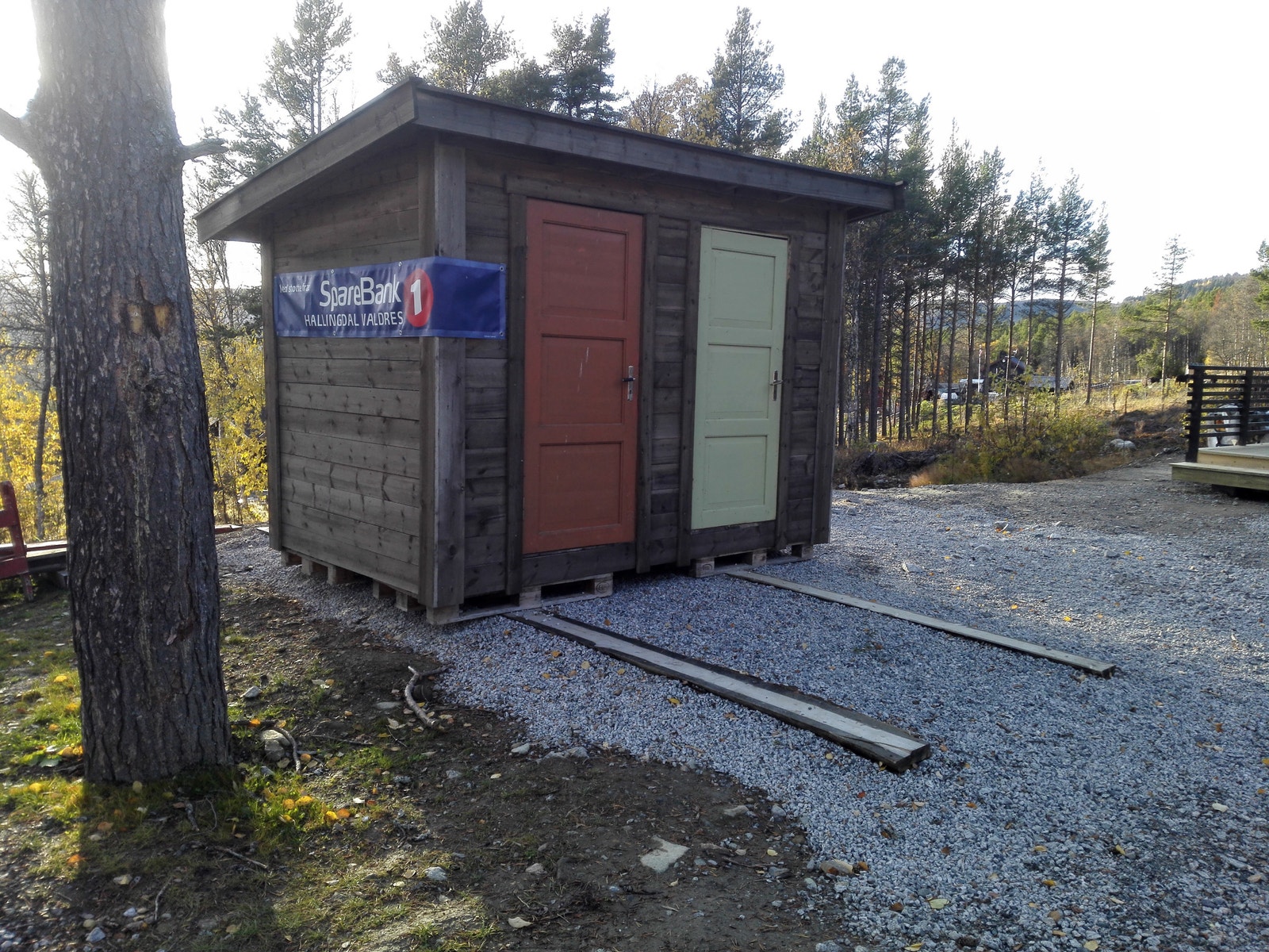 Romslig ute-bod Galleribilde