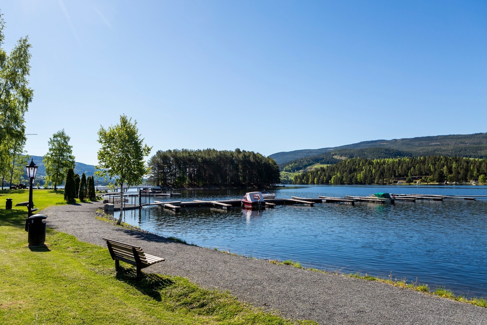Parken i Fagernes med båtplass og bademuligheter Galleribilde