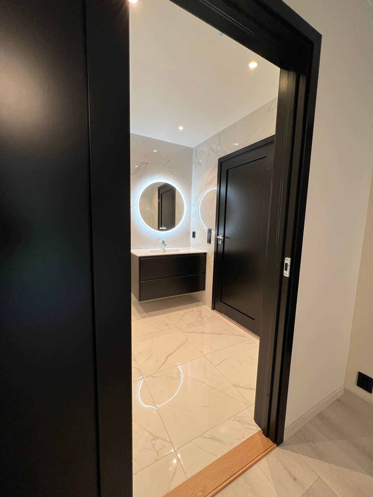 Inngang bad fra sov 2 etg Galleribilde