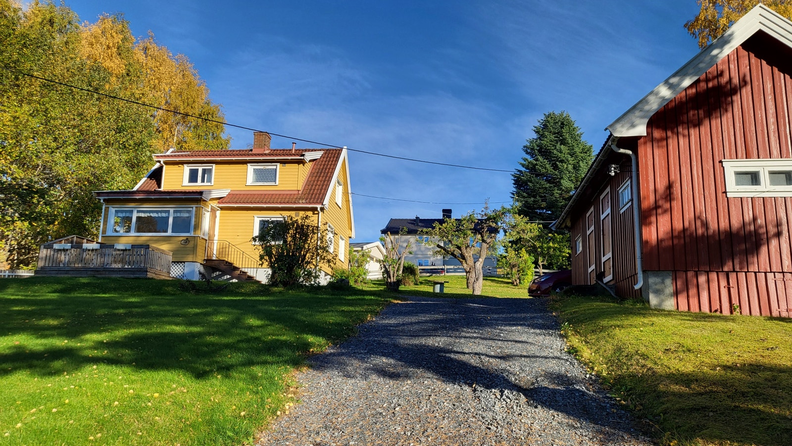 Vestvendt, solrikt og idyllisk Galleribilde