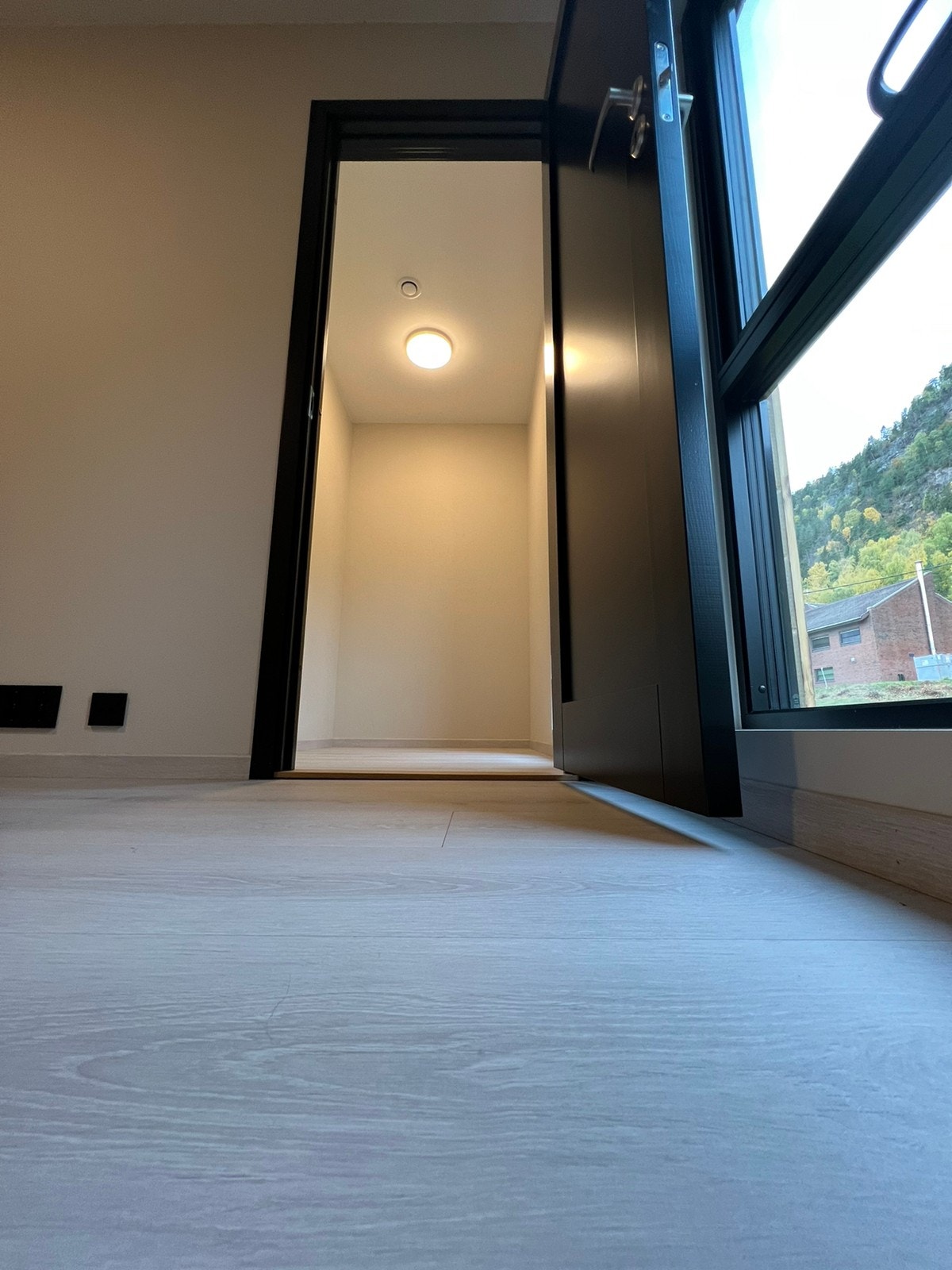 Walk in garderoberom Galleribilde