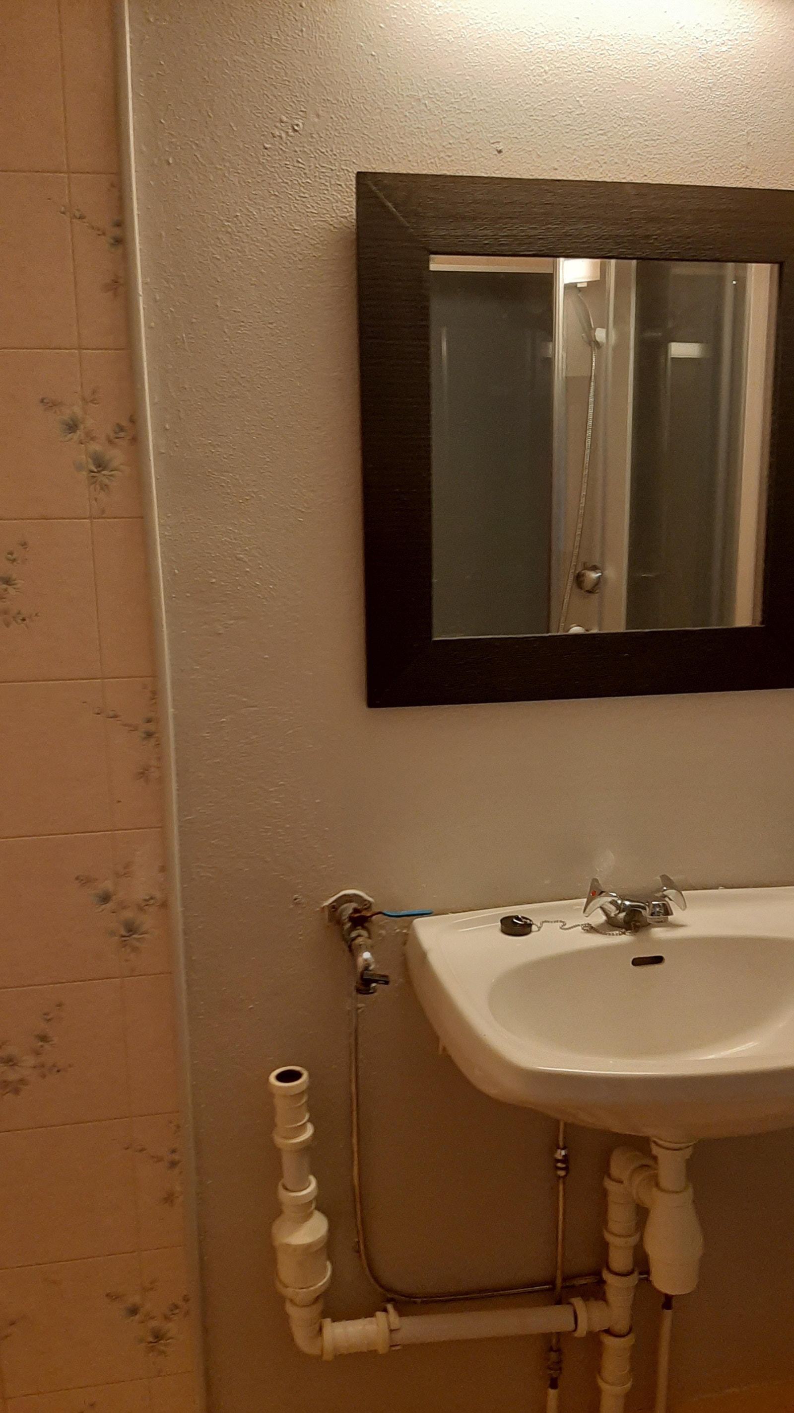 Bad med opplegg for vaskemaskin Galleribilde