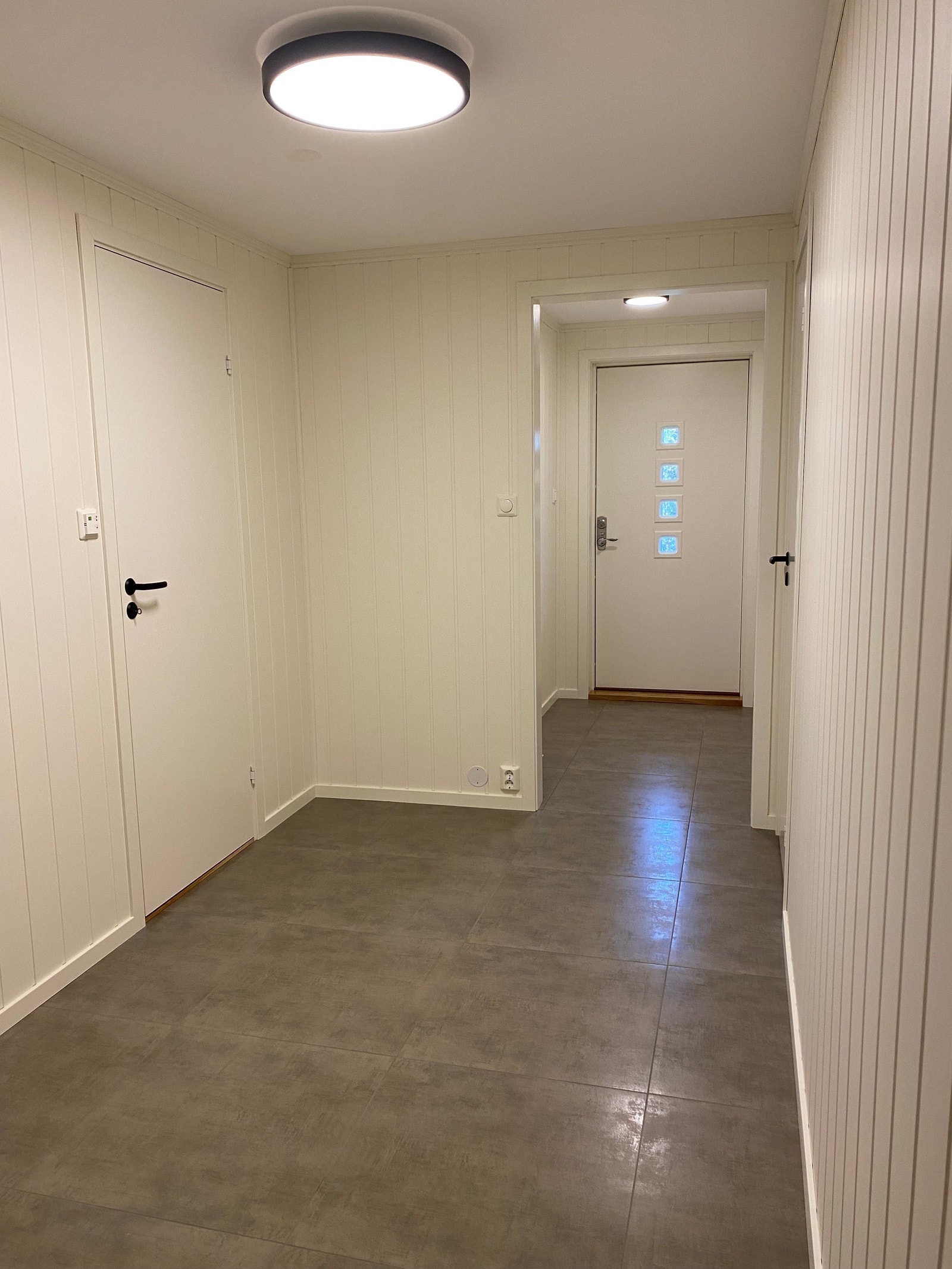 Gang og inngangsdør Galleribilde
