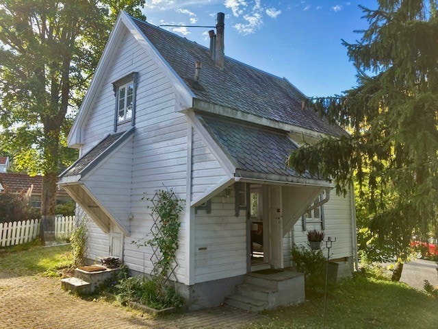 Sjarmerende tunhus på Jar. Galleribilde