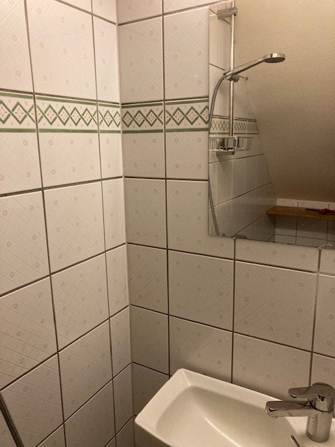 Dusj og servant. Galleribilde