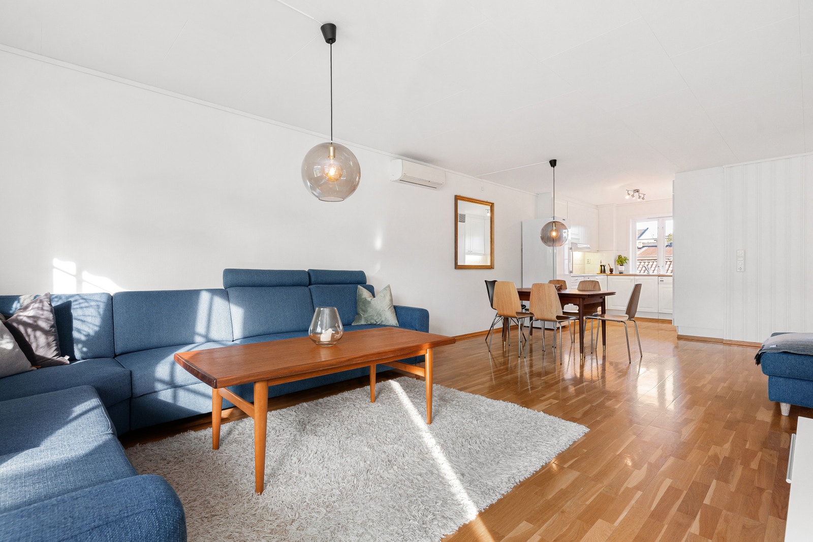 Åpen planløsning stue og kjøkken Galleribilde