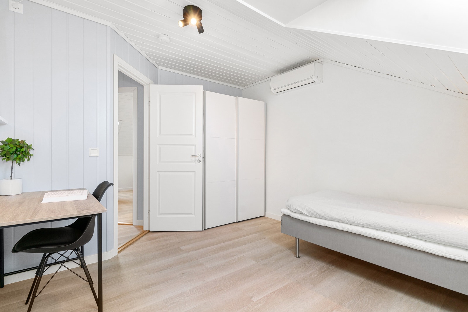 Soverom 5. LEDIG Galleribilde