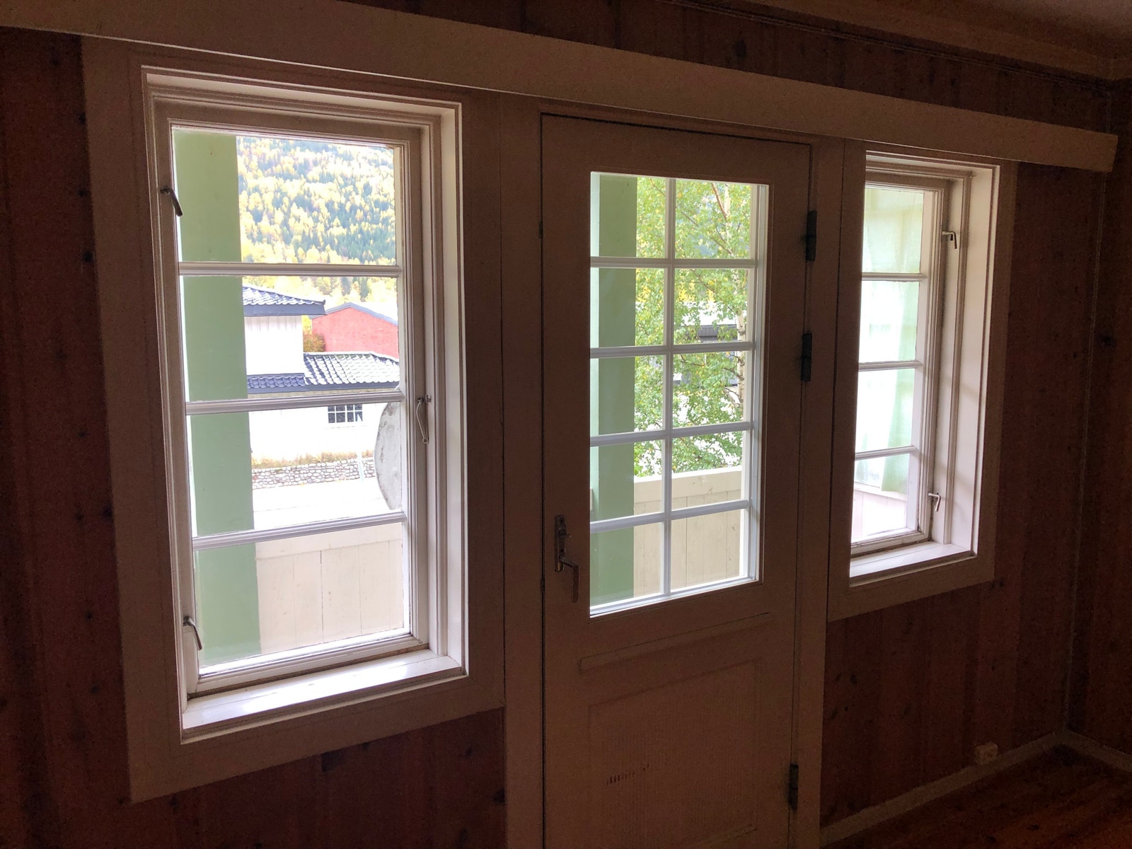 Stue 1 med utgang til balkong Galleribilde