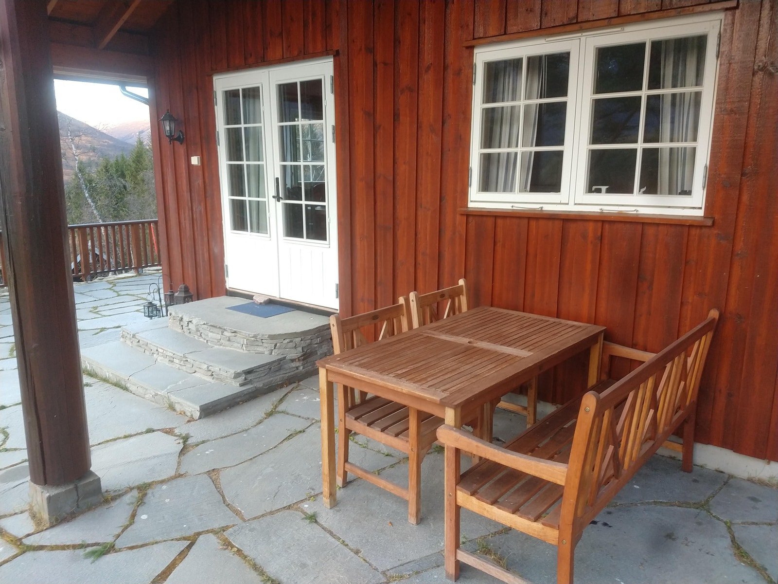 Utemøbler, overbygd Galleribilde