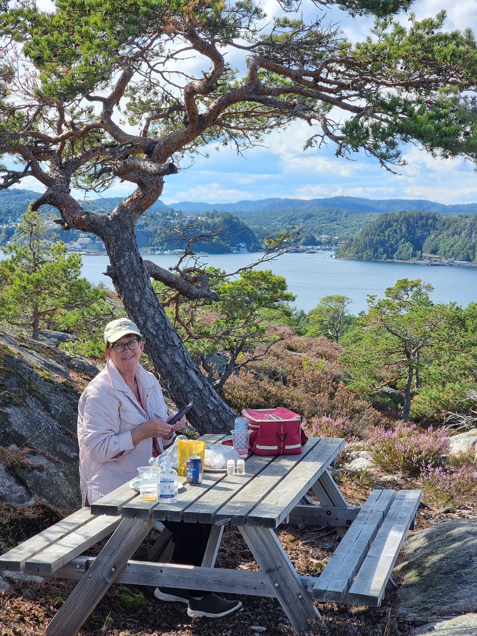 Trapp opp til Bømlatoppen med møblering hvor en ser inn til Kragerø, ut til Jomfruland og Norges fineste skjærgård. Galleribilde