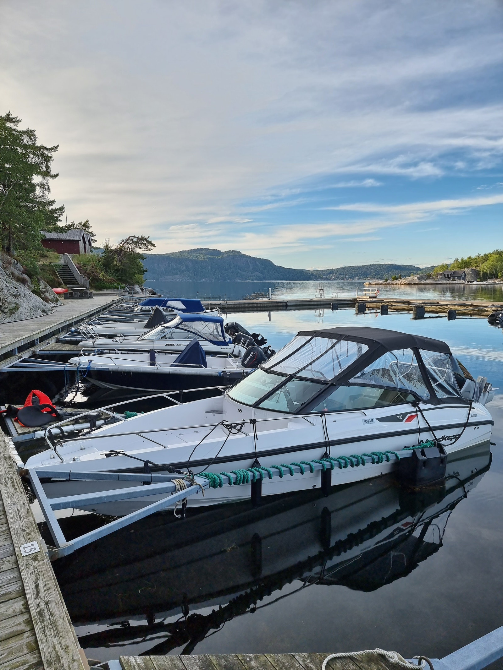 trygg havn med egen båtplass. Galleribilde