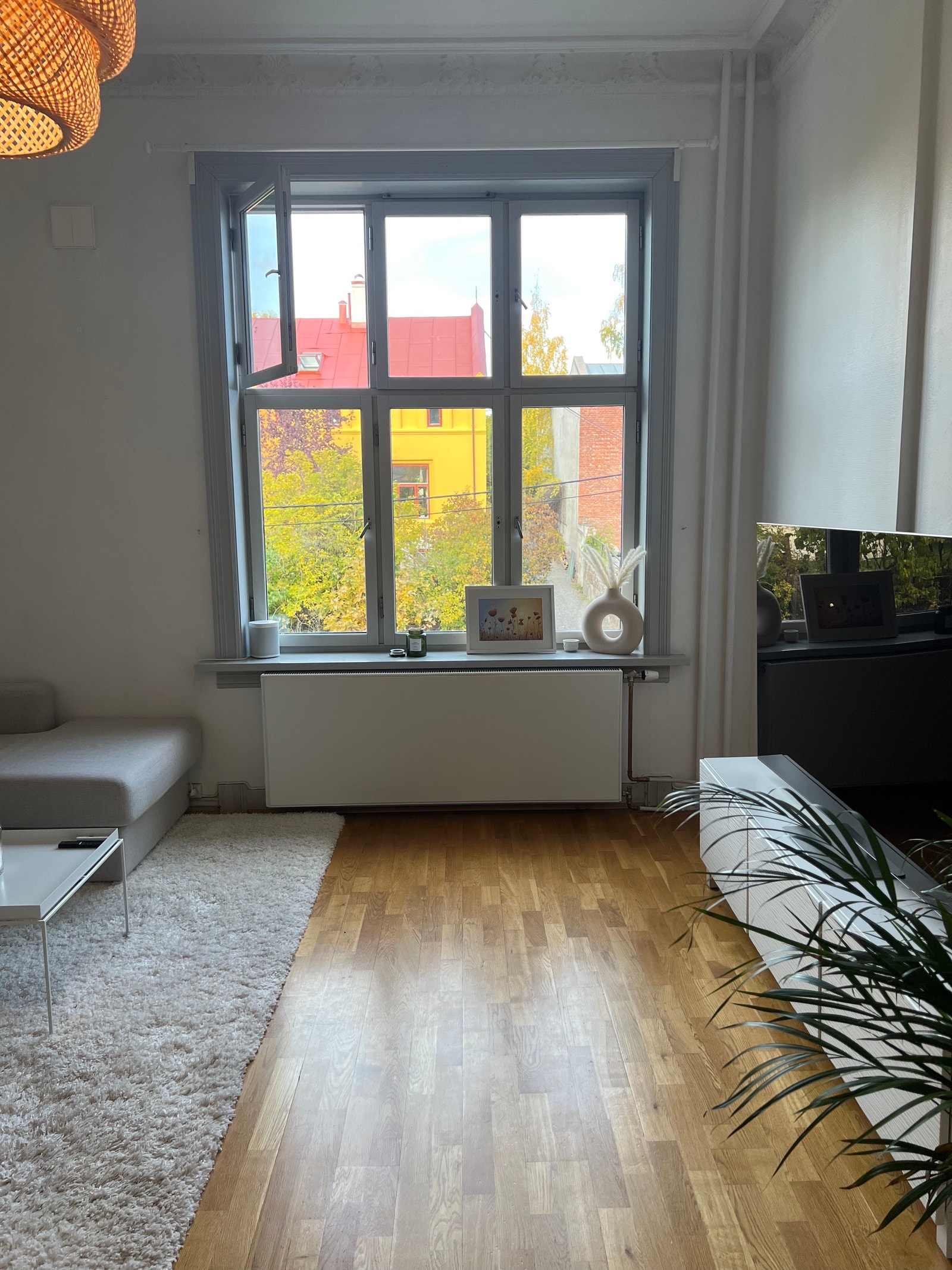 Stue med nye radiatorer. Jordvarme inkludert i leien. Galleribilde