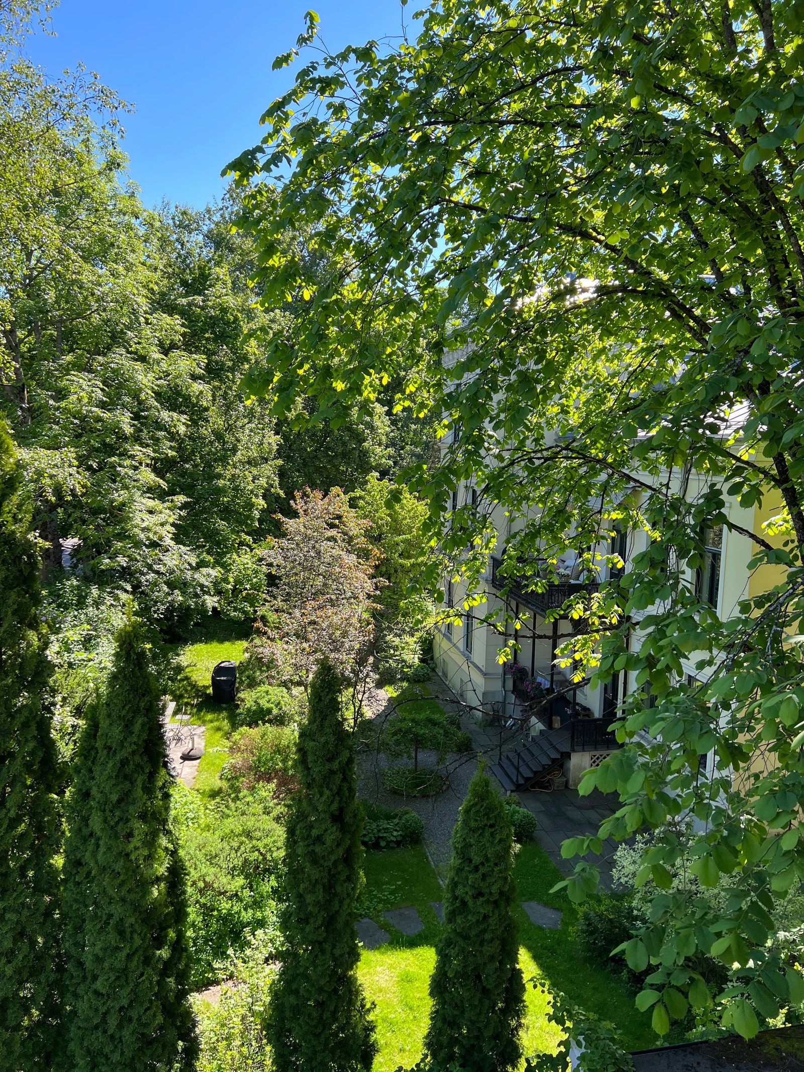 Utsikt mot nabo bygård Galleribilde