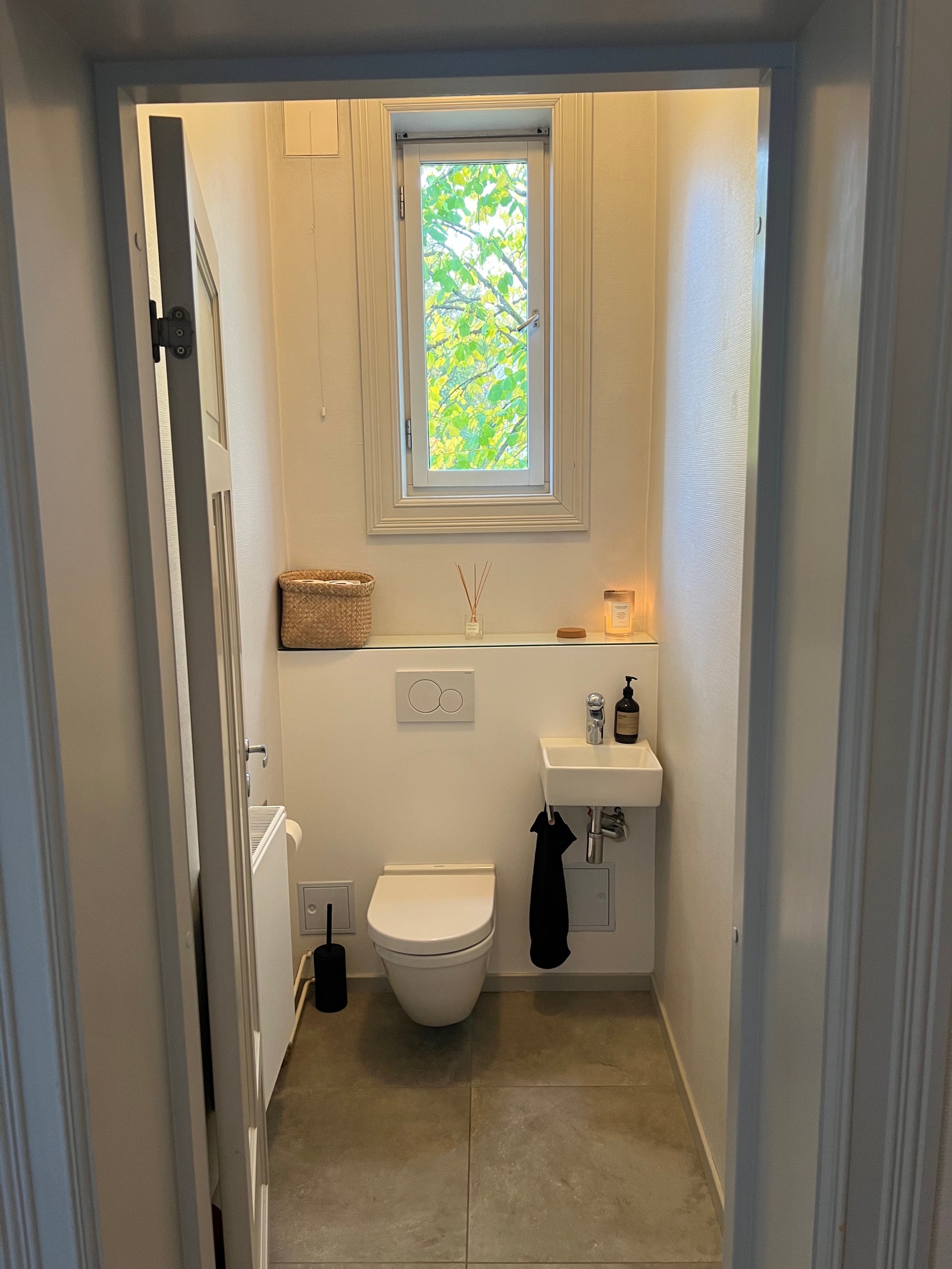 Toalett - nyoppusset Galleribilde