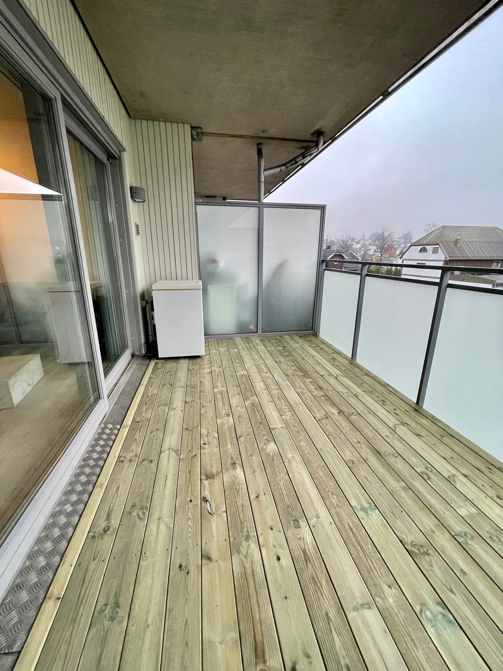 Balkong med minifryser. Galleribilde