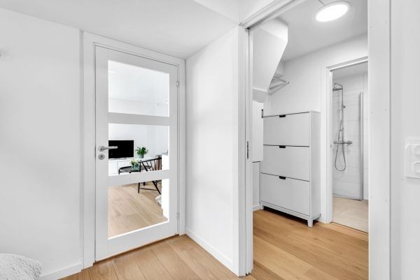 Fra soverom mot stue Galleribilde