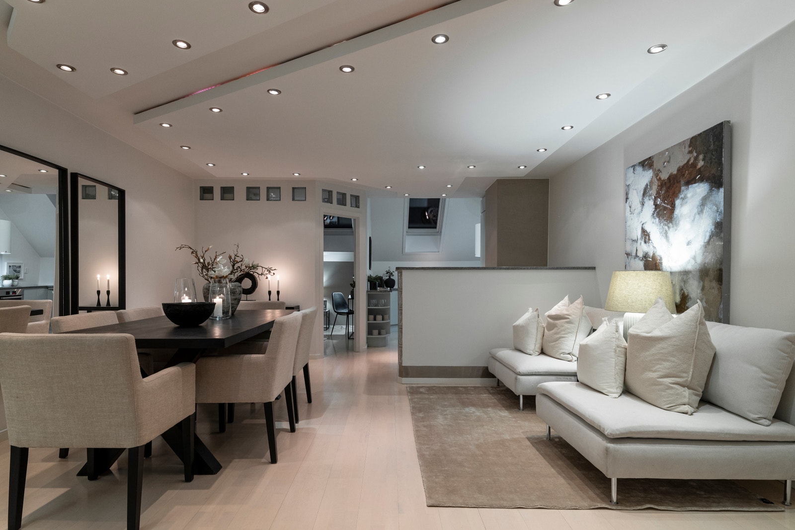 Gjennomgående planløsning med svært god størrelse på alle rom. Galleribilde