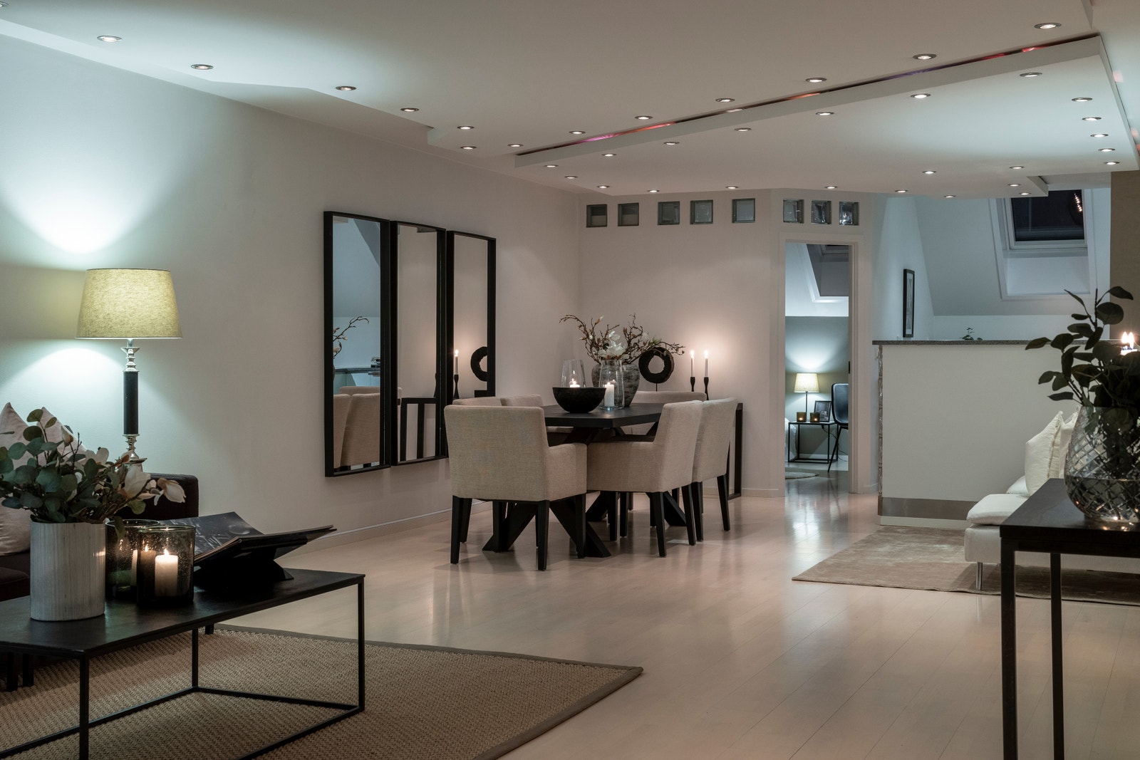 Husleien inkluderer bl.a. varmtvann og TV/bredbånd. Galleribilde