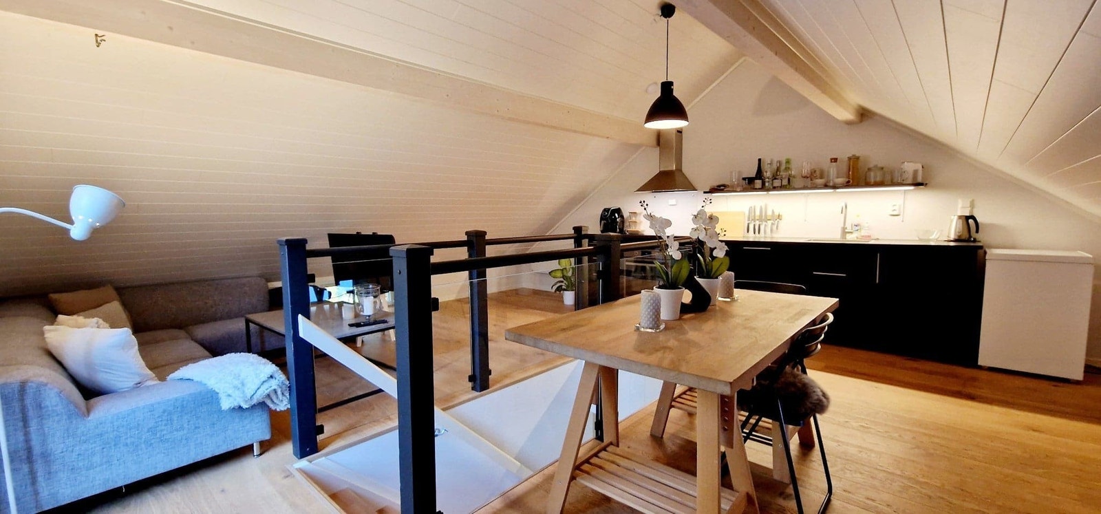 Stue mot kjøkken. Galleribilde