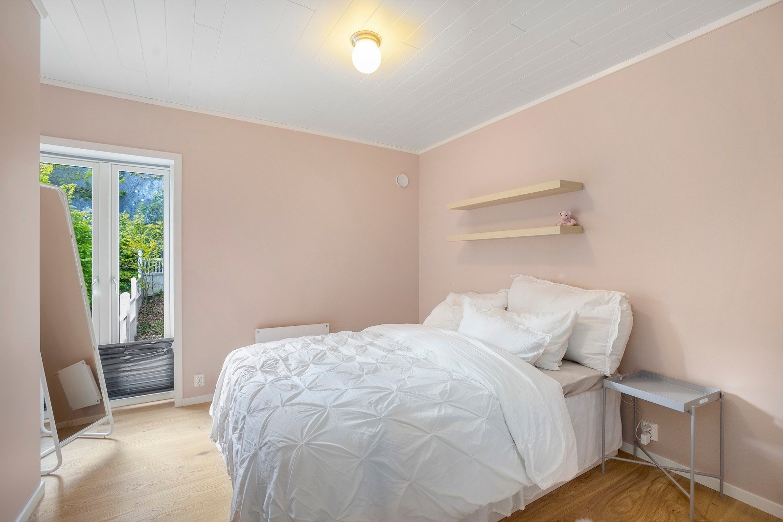 Soverom 1 romslig og pent. Galleribilde