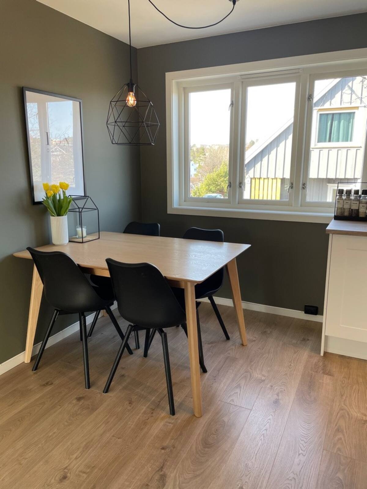 Spisestue på kjøkkenet Galleribilde