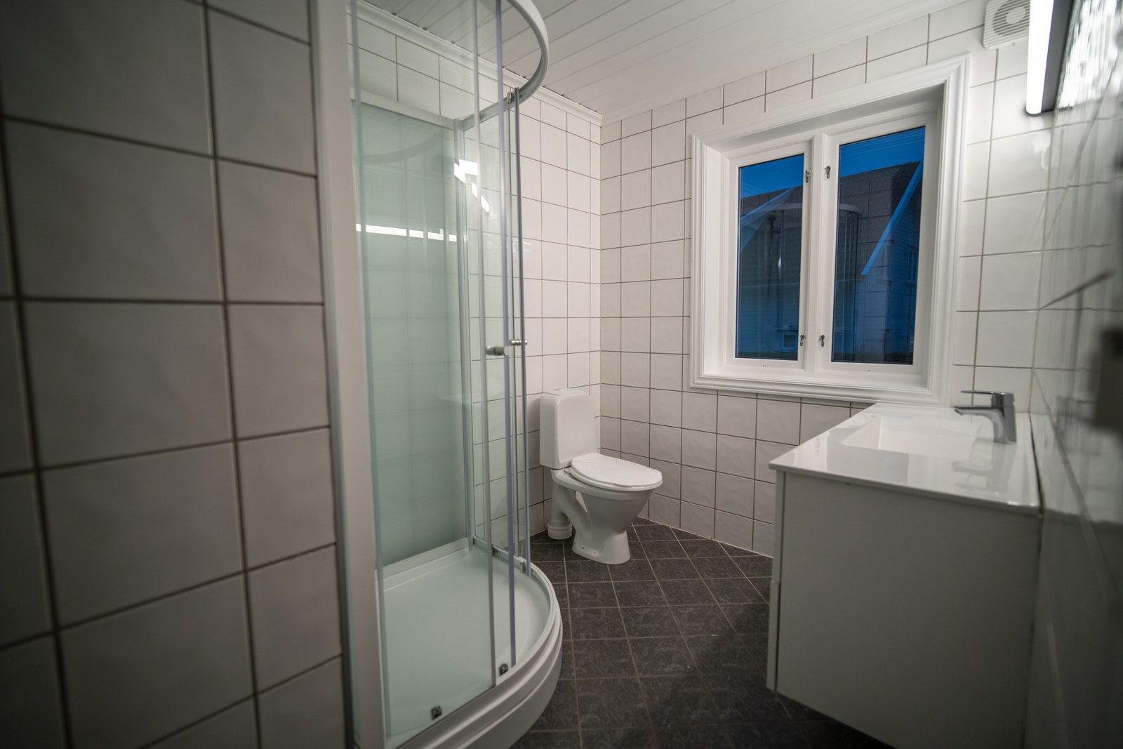 Bad med dusjhørne Galleribilde