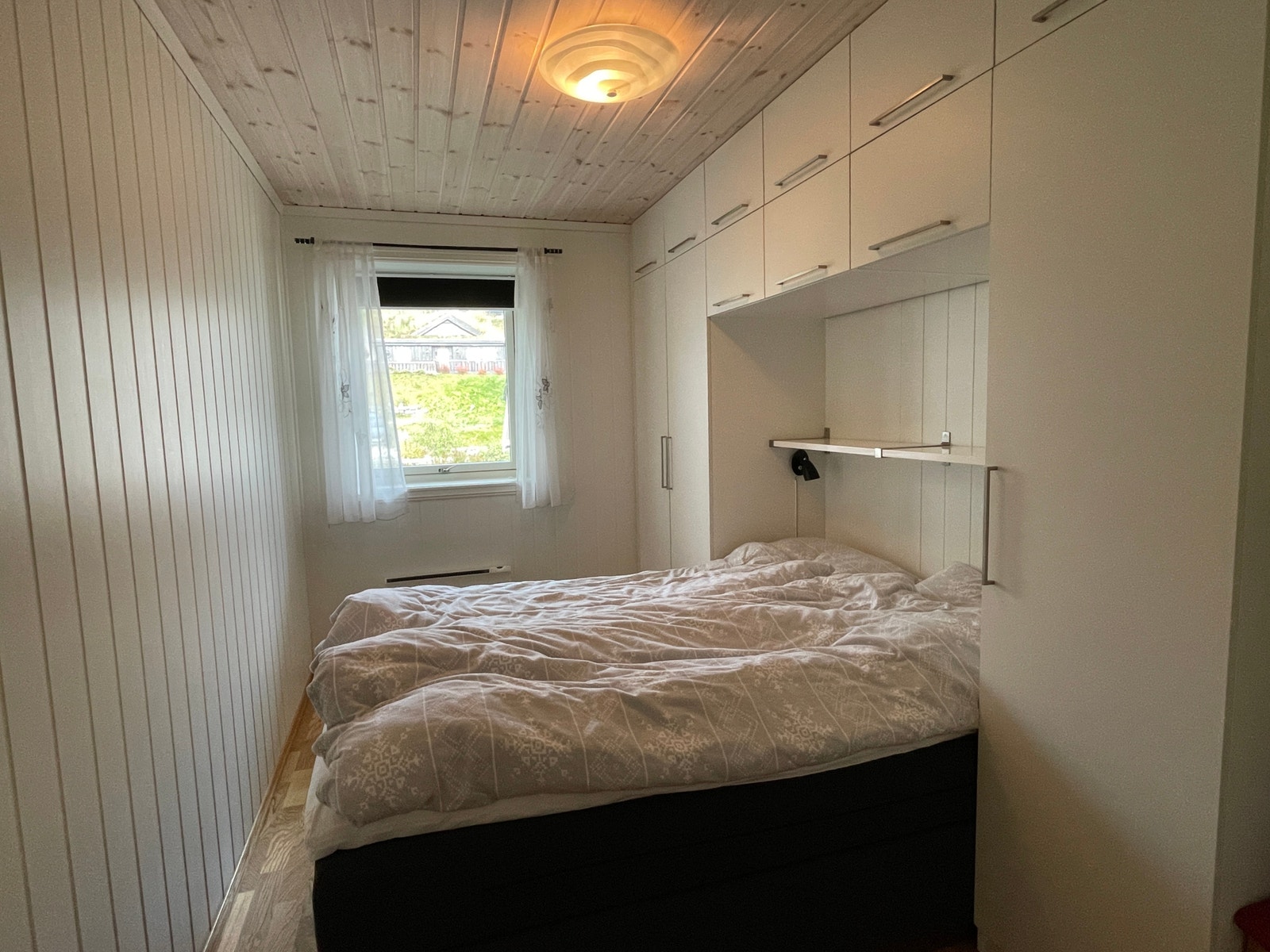 Soverom med dobbeltseng Galleribilde