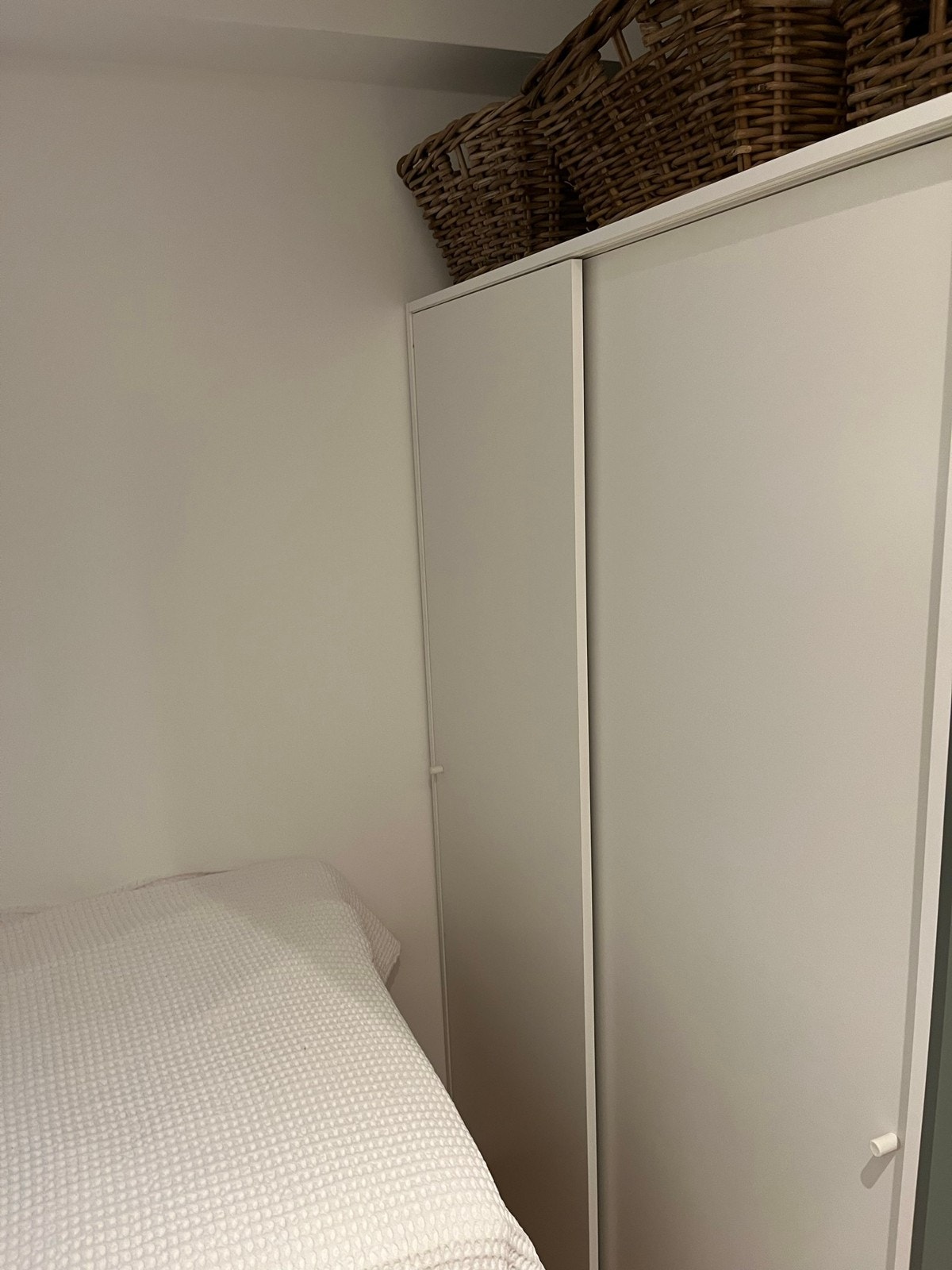 Garderobe i sovealkove Galleribilde