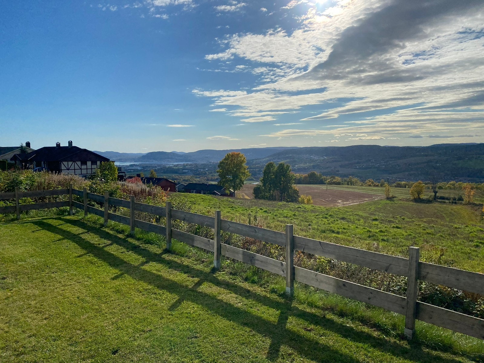 Utsikt mot Lierdalen og Drammen. Galleribilde