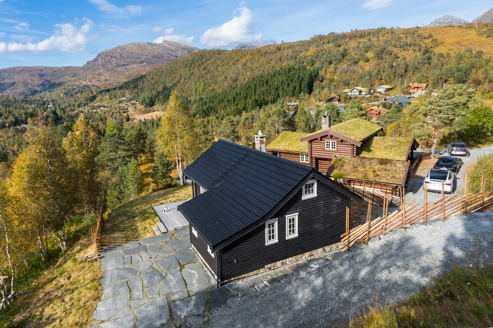Gode parkeringsforhold ved hytten - Steinheller- Ekstra parkering eller uteplass. Galleribilde