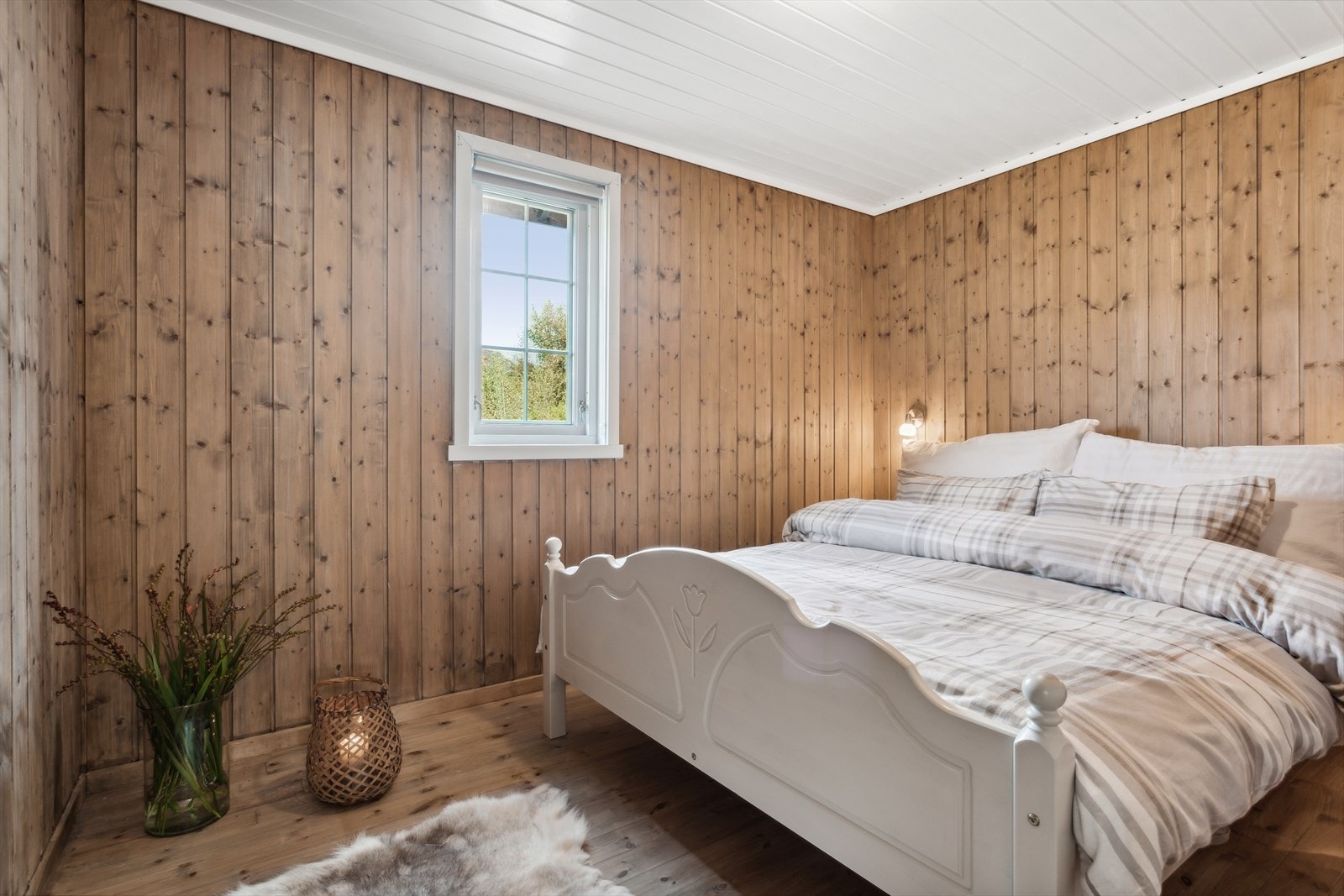 Soverom med plass til dobbeltseng. Galleribilde