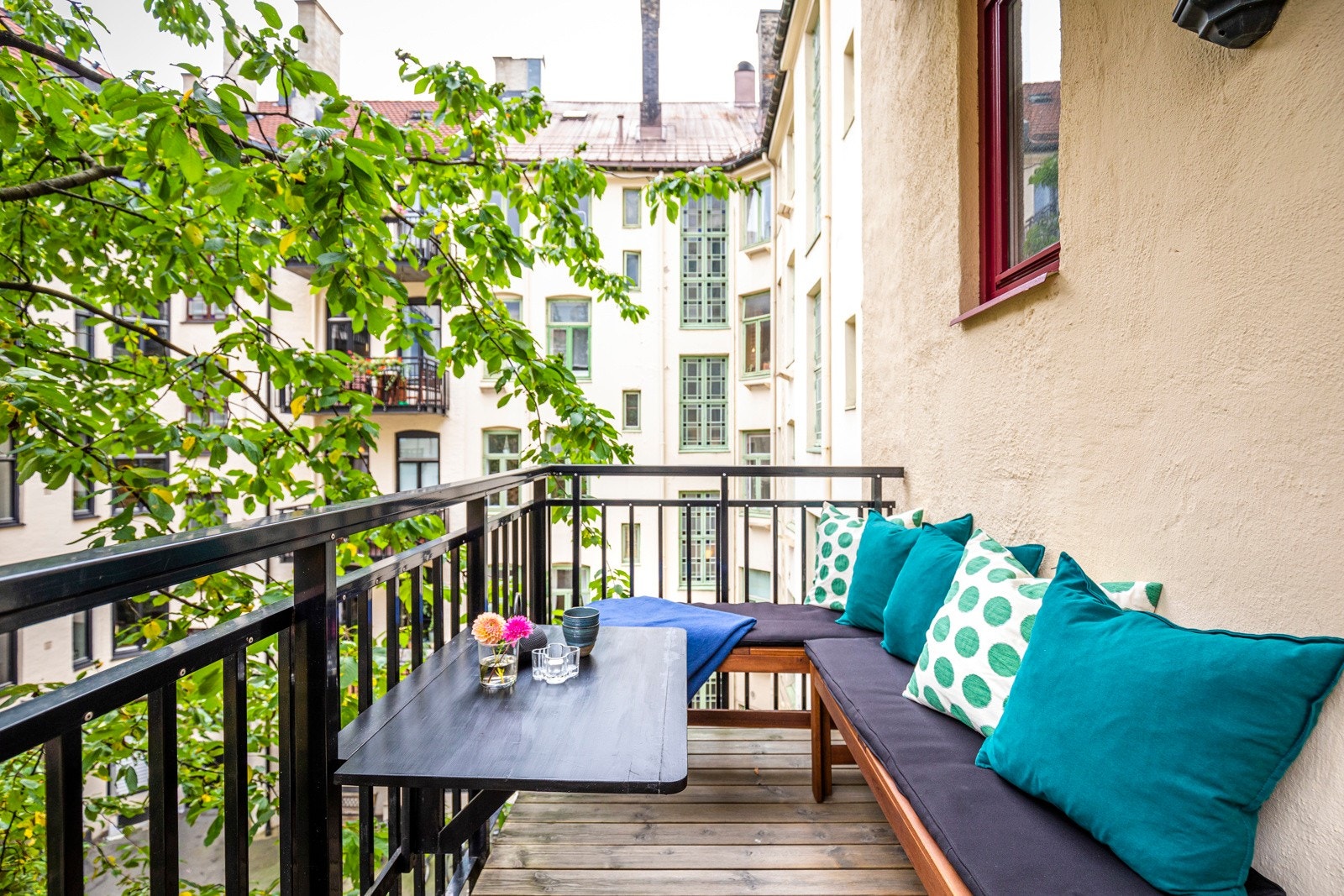Gjennomgående leilighet beliggende fint til i 3. etasje, og har sentral og attraktiv beliggenhet på Fredensborg! Galleribilde