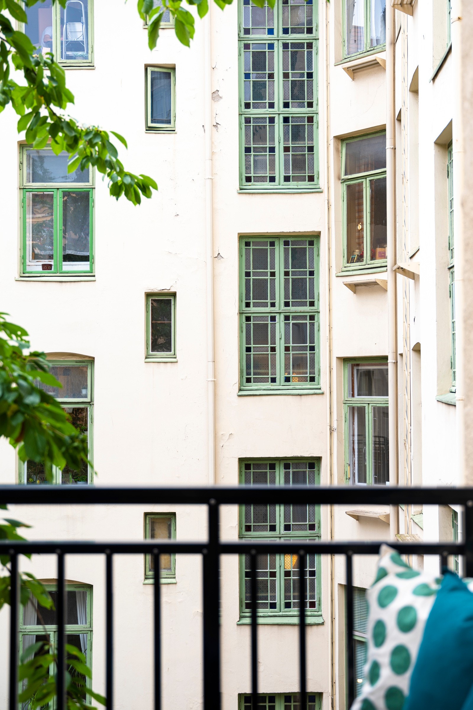 Hyggelig utsyn mot kvartalet og bakgården. Galleribilde