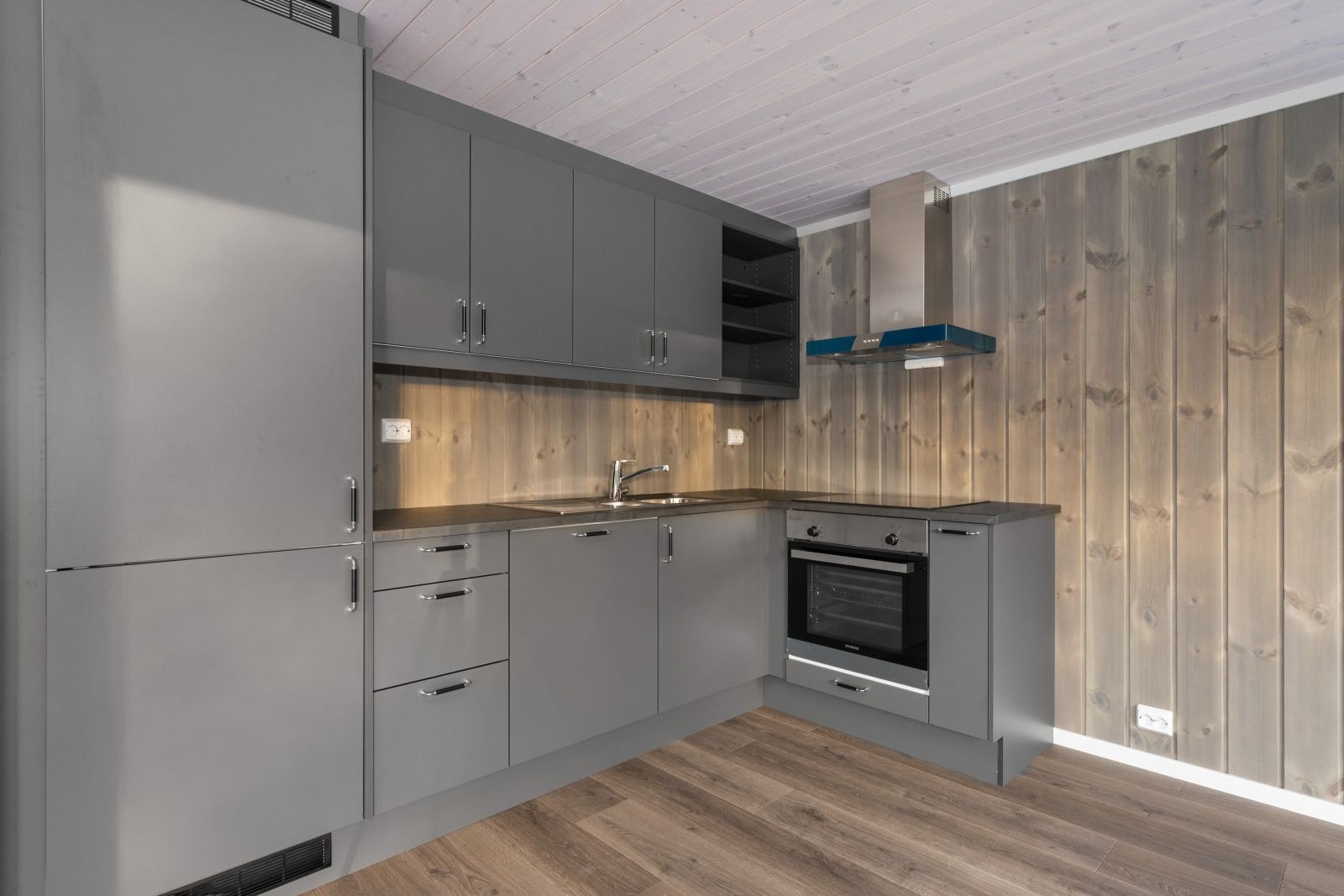 Kjøkken fra Sigdal med integrerte hvitevarer Galleribilde