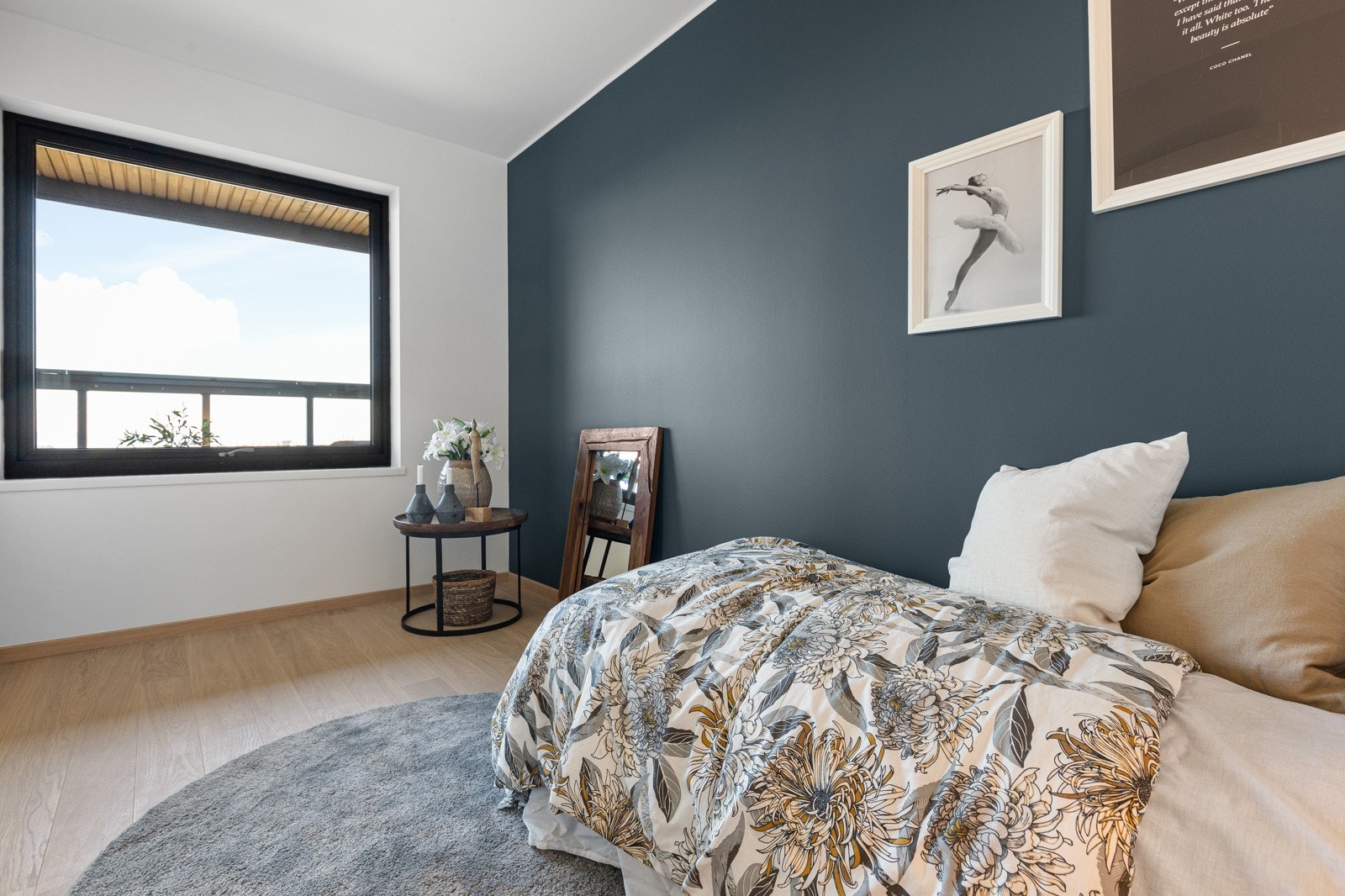 Soverom nr 2 er på ca 8 kvm. Galleribilde