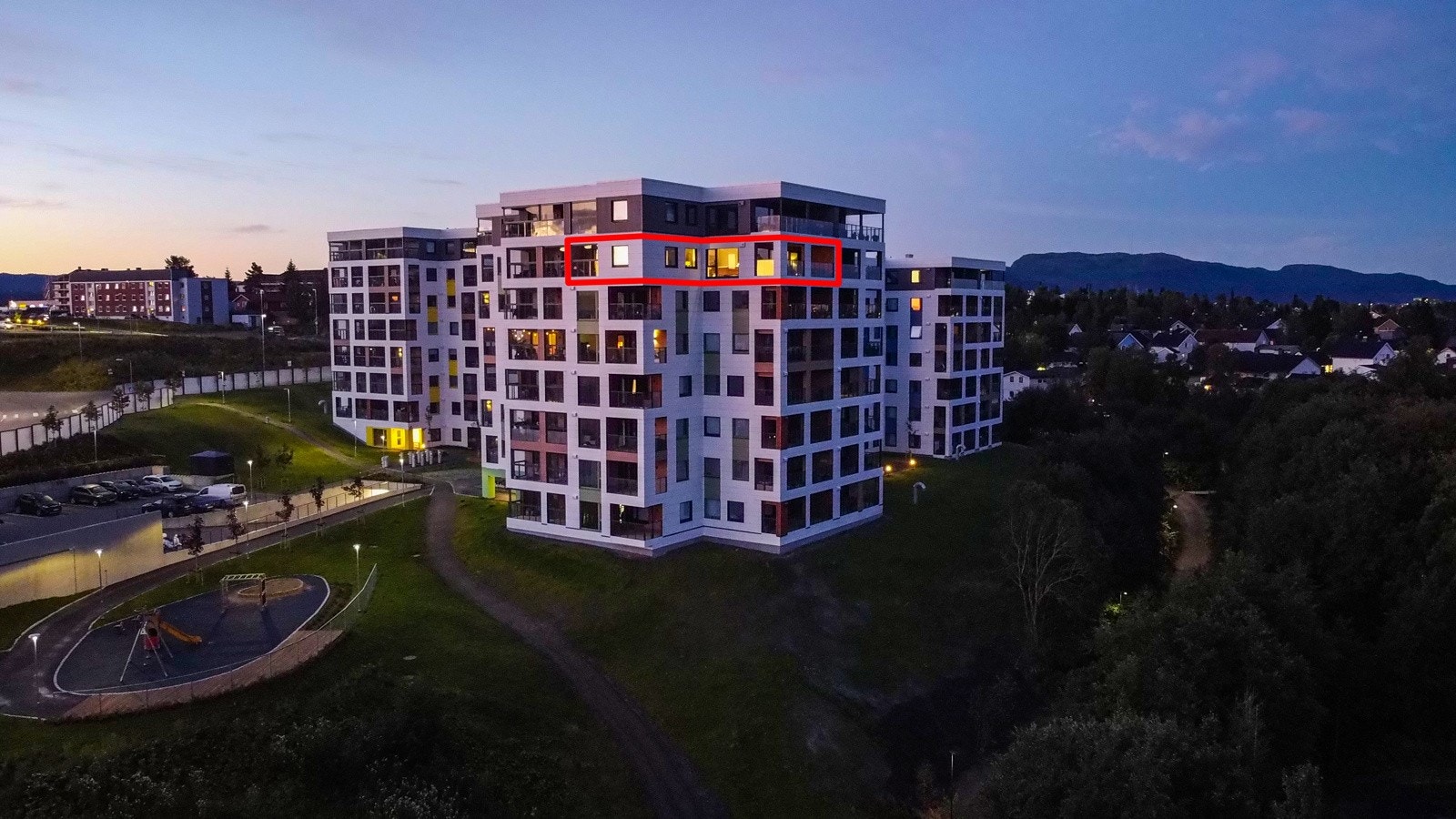 Leiligheten ligger i 7.etg og har to balkonger hvorav den minste er innglasset Galleribilde