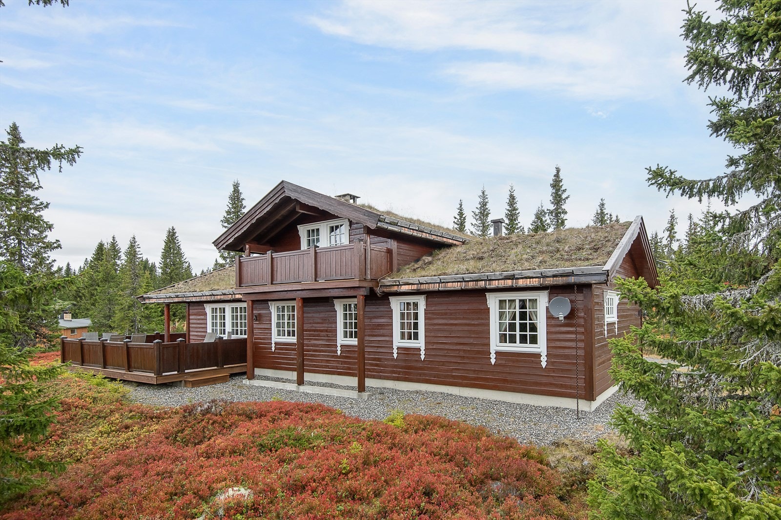 Dette er en solid, meget godt vedlikehold og innholdsrik fritidseiendom. Galleribilde