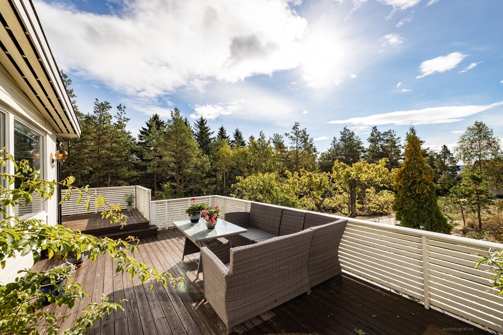 Terrasse, balkong & stor hage Galleribilde