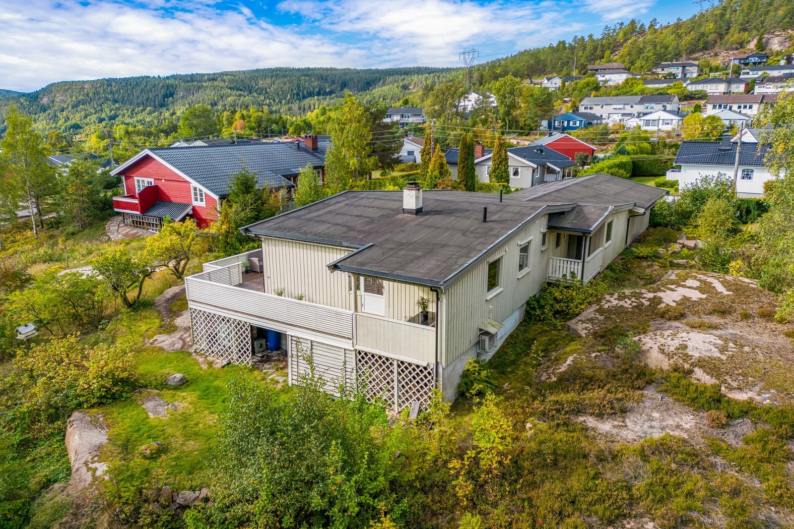 Gangavstand til barnehage, matbutikk, buss og idrettshall Galleribilde