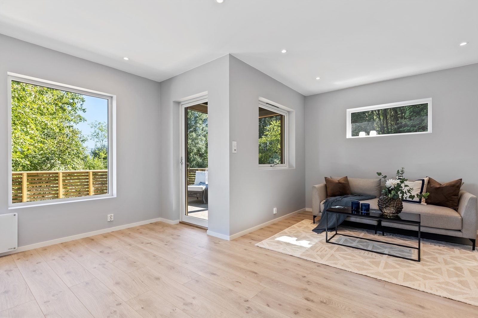 Fra stuen er det utgang til balkong. Galleribilde