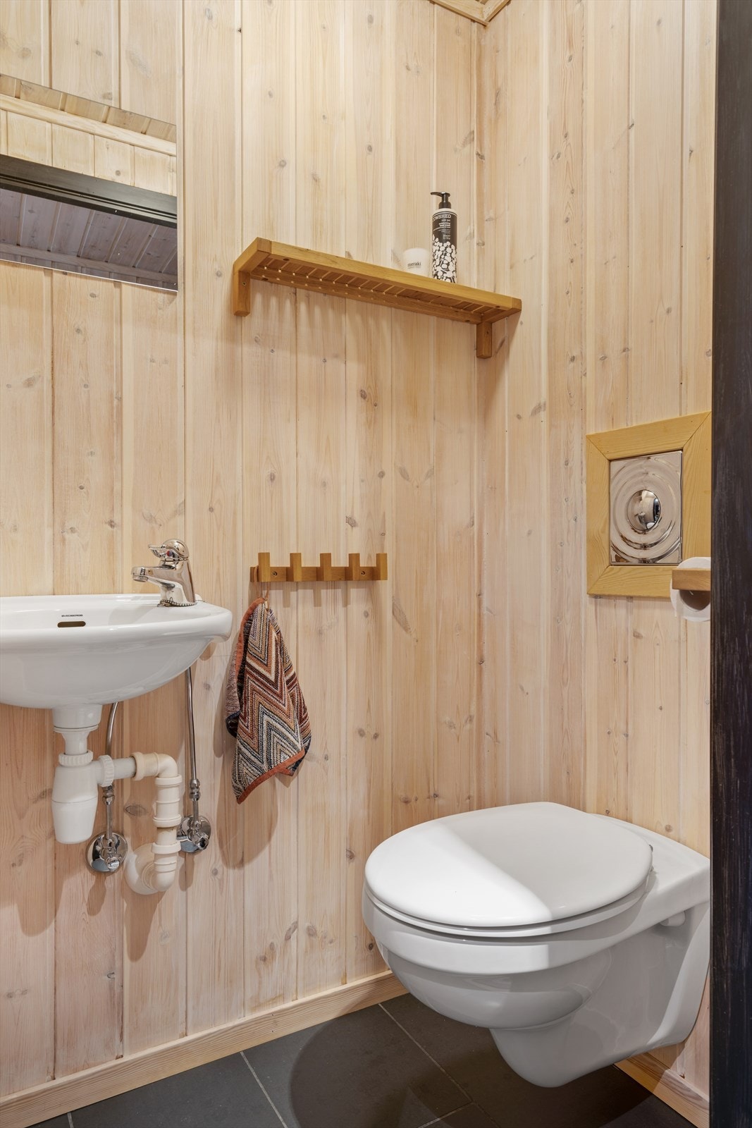 Gjestetoalett i gang Galleribilde