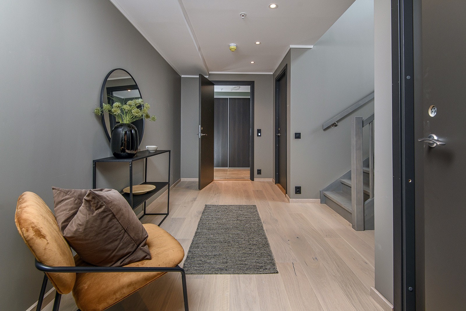 Romslig gang Galleribilde